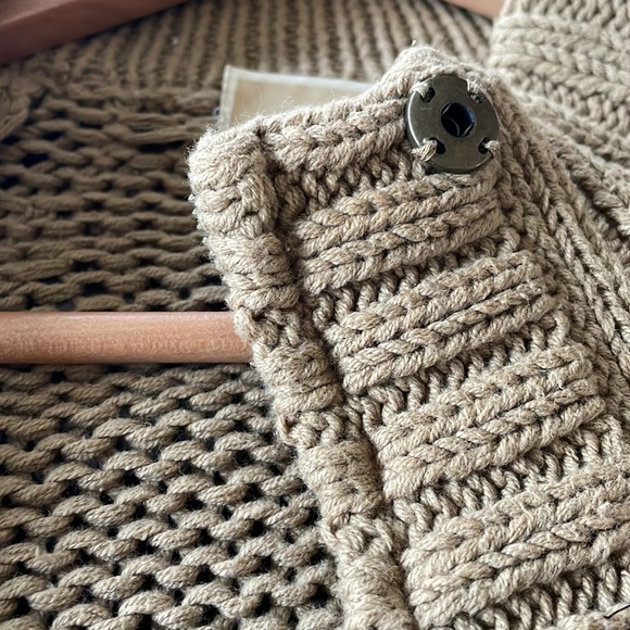 Michael Kors Poncho Cape Cardigan Sweater with zipper & toggles size Medium - Picture 15 of 16